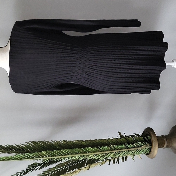 Daisy Fuentes black wide neck textured knit long sleeve tunic sweater - Picture 2 of 12